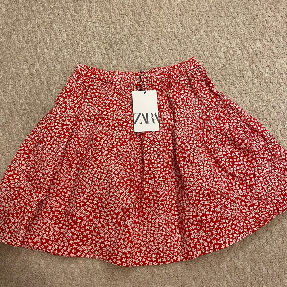Girls Zara Red and White Floral Skirt